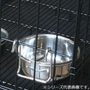 耐久性に優れた高品質ステンレス使用のハンガーボウル。ペットの大きさで高さを変更出来るので、首や腰に負担のない姿勢で水を飲んだり食事ができます。簡単に食器を取り外して洗えるので、清潔に保てます。 生産国