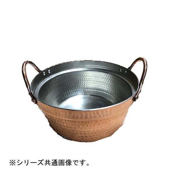 熱伝導率が高い銅製です。煮物や汁物づくりにお使いいただけます。 生産国:日本 素材・材質:銅 商品サイズ:内径:24cm、深さ:12cm 仕様:対応熱源:ガス火(IH非対応)食洗機使用:不可 付属品: