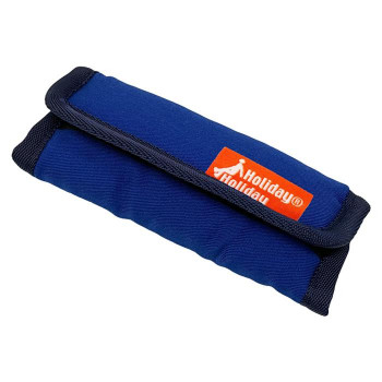 ウレタンが入っていることで直接バッグ紐が肩などに当たらず、重たい荷物による肩や腕の負担を和らげます。 生産国:日本 素材・材質:表生地:ポリエステル、綿中材:ポリウレタン内生地:ナイロン 重量:約10