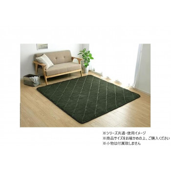 落ち着いたカラーと、やわらかな手触りが特徴です。クッション性と弾力性があるため、フローリングでくつろぎたい方におすすめです。ボリュームがあるので、下階に音が響きにくい防音効果があります。裏面にはフロー