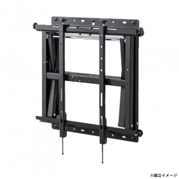 取り付けの穴位置は、VESA規格100×100~600×400mmに対応しています。金具全体がプッシュ式になっており、奥に押し込むとロックが解除され、手前に出てきます。壁面埋め込み時やマルチディスプレ